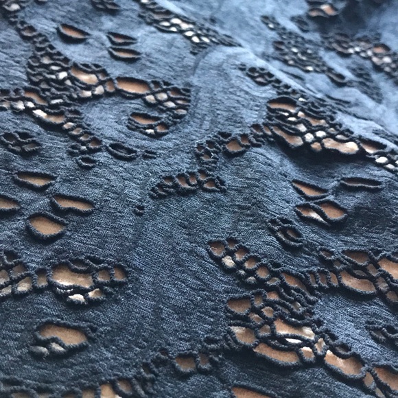 GUESS black off the shoulder lace dress - Picture 2 of 2